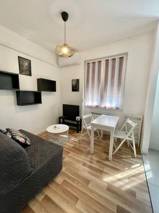Leia Home W/Private Parking In Old Town Trieste Bagian luar foto