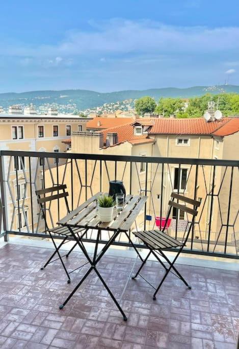 Leia Home W/Private Parking In Old Town Trieste Bagian luar foto